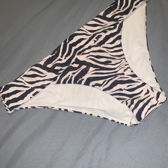 5/$25!!!  Cute Zebra Bikini Bottom from H & M - Picture 3 of 10